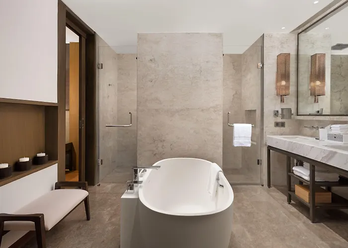 Sheraton Cebu Mactan ホテル 5*