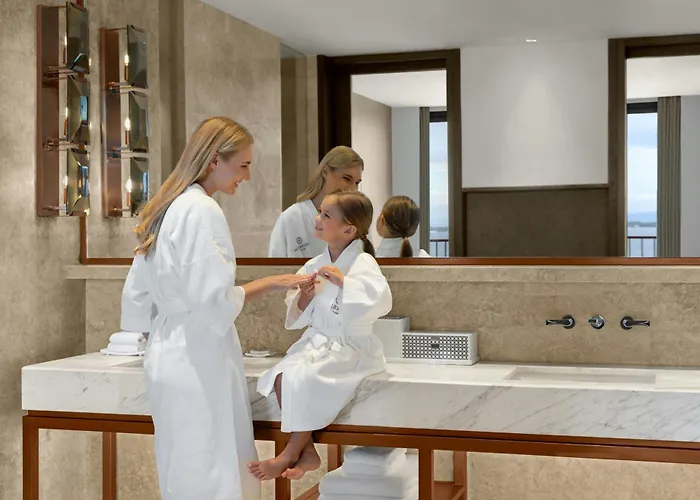 Sheraton Cebu Mactan ホテル 5*